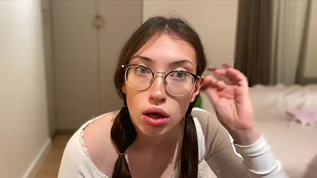 Kelly Berry   online show from November 24, 5:15 pm