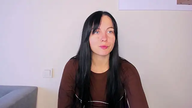 Snapshot of Elle_Pearl_ chatting on October 16, 6:16 am Elle Pearl online show from October 16, 6:16 am