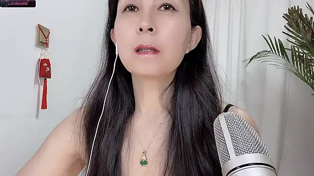 Snapshot of JackieBell chatting on September 18, 5:39 am JackieBell online show from September 18, 5:39 am