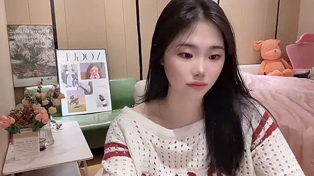 Snapshot of suki-1 chatting on October 12, 3:25 pm suki-1 online show from October 12, 3:25 pm