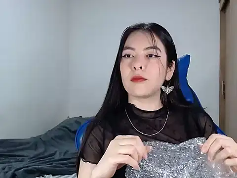 EloiseJun online show from November 29, 5:44 am