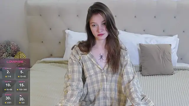 MichelleRoux online show from October 14, 1:35 pm