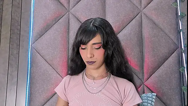 TiffValentinee  online show from October 25, 10:05 pm