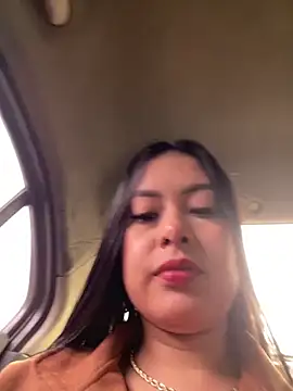 CrisMarulanda online show from October 12, 7:05 pm