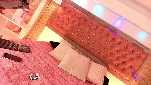 MylaDreams online show from July 22, 3:40 am