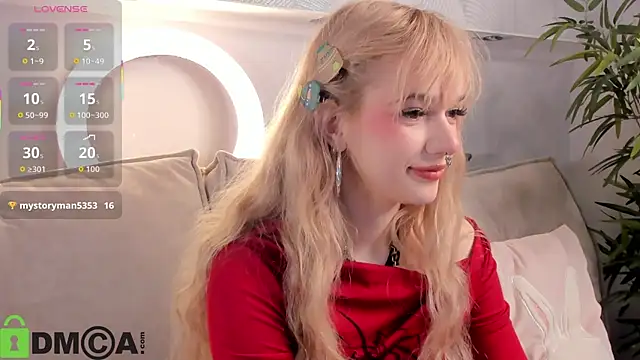 Molly Platt online show from April 12, 9:23 am