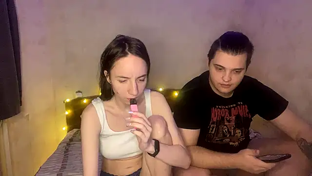 lailarays online show from September 15, 4:25 pm