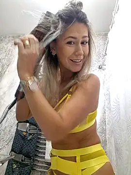 CelynaRoss online show from April 21, 6:53 am