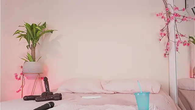 mili moon  online show from January 10, 3:06 pm