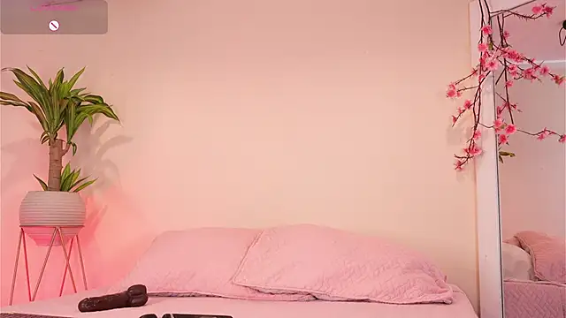 mili moon  online show from November 7, 12:44 pm