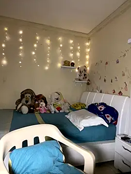 effie castroo online show from October 7, 1:21 am