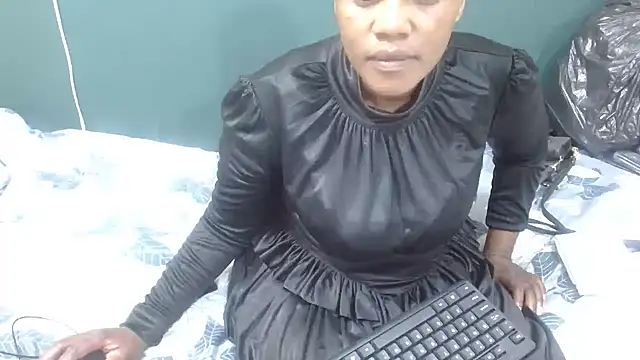 sexythae32 online show from February 10, 4:32 pm