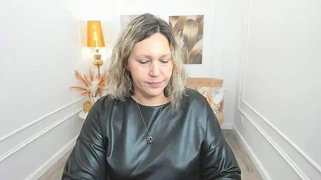 NinaStarle online show from May 15, 11:57 am