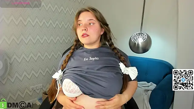 Chloee White online show from September 18, 10:58 am