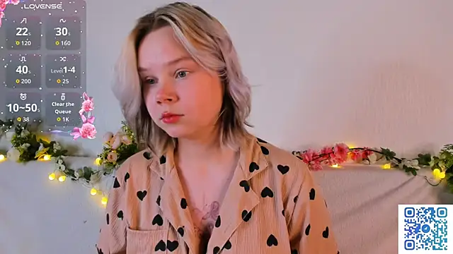 girlllsooft online show from November 6, 1:33 am