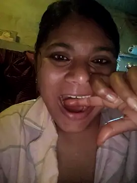 couple 71 online show from February 22, 4:19 pm