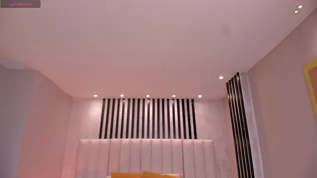 Snapshot of IsabellaMoreau chatting on October 18, 9:05 pm IsabellaMoreau online show from October 18, 9:05 pm