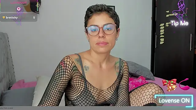 natt op online show from December 14, 6:25 pm