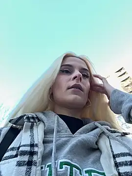 SelenaDaze online show from April 7, 4:58 am