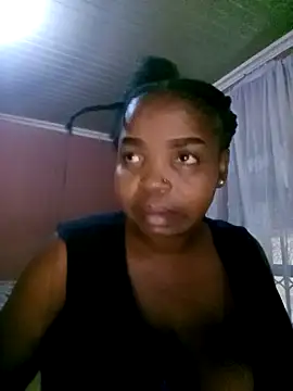 ShySexyBaddiexx online show from February 8, 9:18 pm