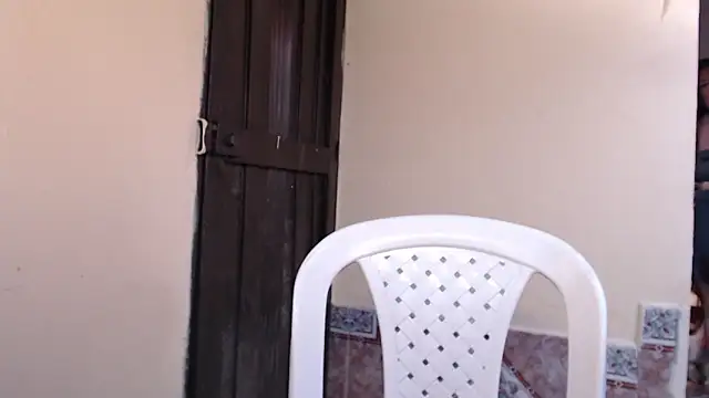 Emma Henderson online show from November 11, 9:45 pm