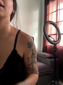 Snapshot of jujuarantes__2025 chatting on September 17, 3:10 pm jujuarantes 2025 online show from September 17, 3:10 pm