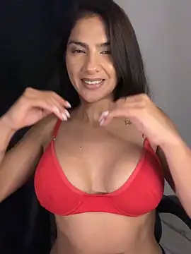 chicachocolate01 online show from May 17, 4:33 am