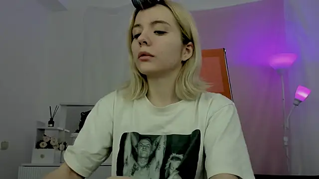 AuroraWrenfield online show from April 16, 12:44 am