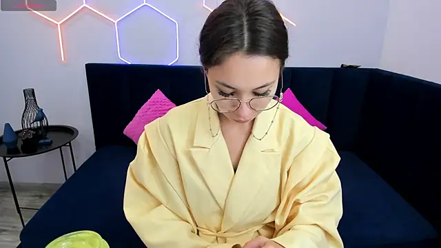 Kat  cat online show from November 3, 1:31 am