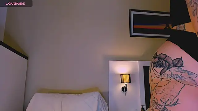 marrenaa online show from October 3, 4:17 am