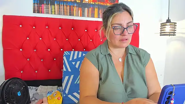 carolinacrus01 online show from September 18, 4:38 pm