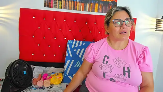 carolinacrus01 online show from September 15, 4:04 pm