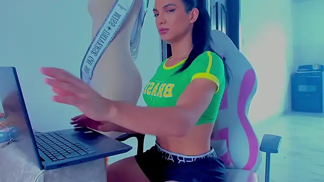 ISA BELLA VZL online show from January 14, 9:31 pm