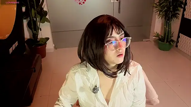LiLLiAnderson online show from May 28, 11:52 am