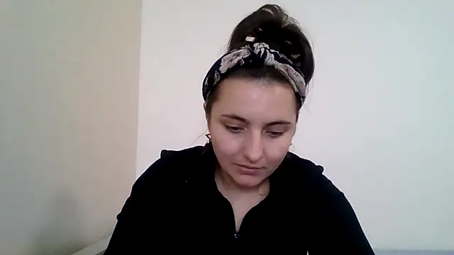 Snapshot of DInaraXRose chatting on October 17, 11:35 am DInaraXRose online show from October 17, 11:35 am