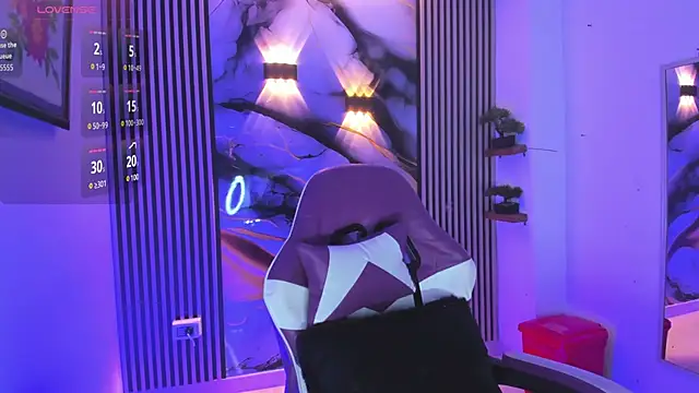 chloe jacksonn online show from April 8, 10:45 pm