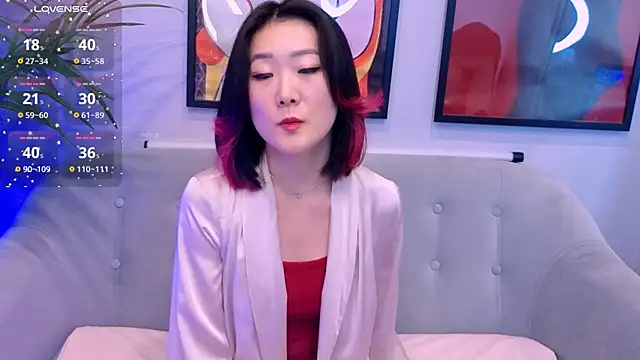 Snapshot of AikoYamada chatting on October 5, 7:35 am AikoYamada online show from October 5, 7:35 am