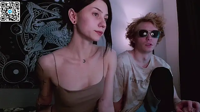 Snapshot of poisondevotion chatting on October 9, 3:27 pm poisondevotion online show from October 9, 3:27 pm