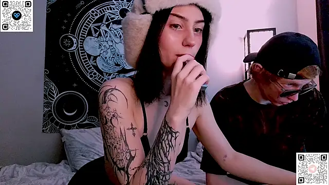 Snapshot of poisondevotion chatting on October 29, 11:47 am poisondevotion online show from October 29, 11:47 am