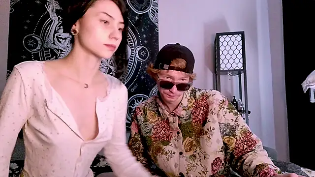 Snapshot of poisondevotion chatting on October 23, 9:48 am poisondevotion online show from October 23, 9:48 am