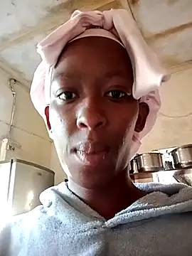 RFeltomWhitJ online show from November 19, 5:07 am