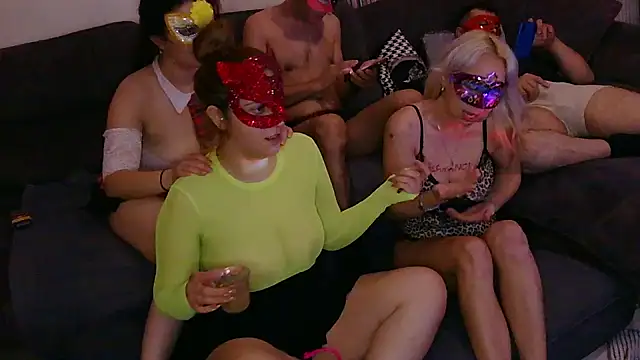 Snapshot of Hanzadekerem chatting on October 12, 2:08 pm Hanzadekerem online show from October 12, 2:08 pm