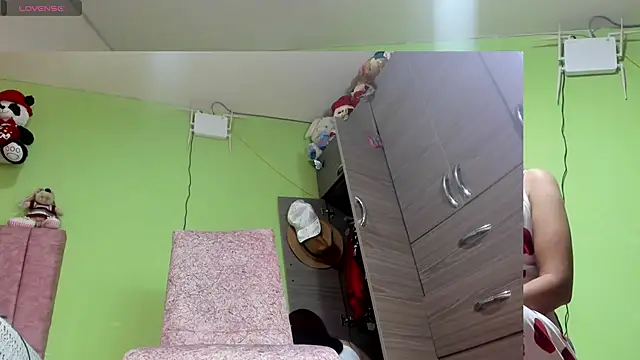 hot Dariana pantyhose online show from November 17, 4:30 pm