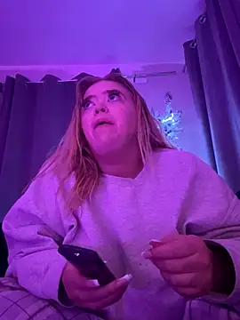 KaylaTrudi online show from November 19, 8:31 pm