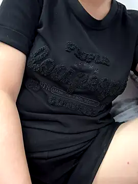 PhuongNhi21 online show from September 21, 4:00 am