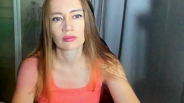 JessFoxxx online show from June 16, 2:45 am