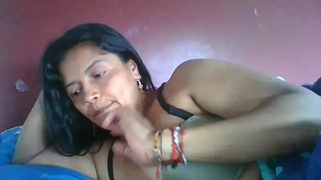 DianaOchoa  online show from May 11, 1:35 pm