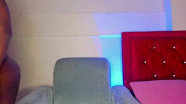Snapshot of Keily-w chatting on September 10, 12:21 am Keily-w online show from September 10, 12:21 am