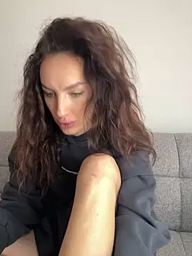 goodgirldevil online show from November 13, 11:09 am