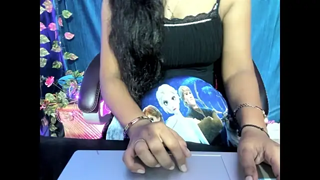 Snapshot of Forever_Love2025 chatting on September 20, 2:48 pm Forever Love2025 online show from September 20, 2:48 pm